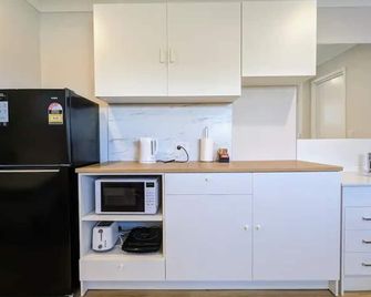 Brand new oversized apartment / ground level - Wynnum - Kitchen