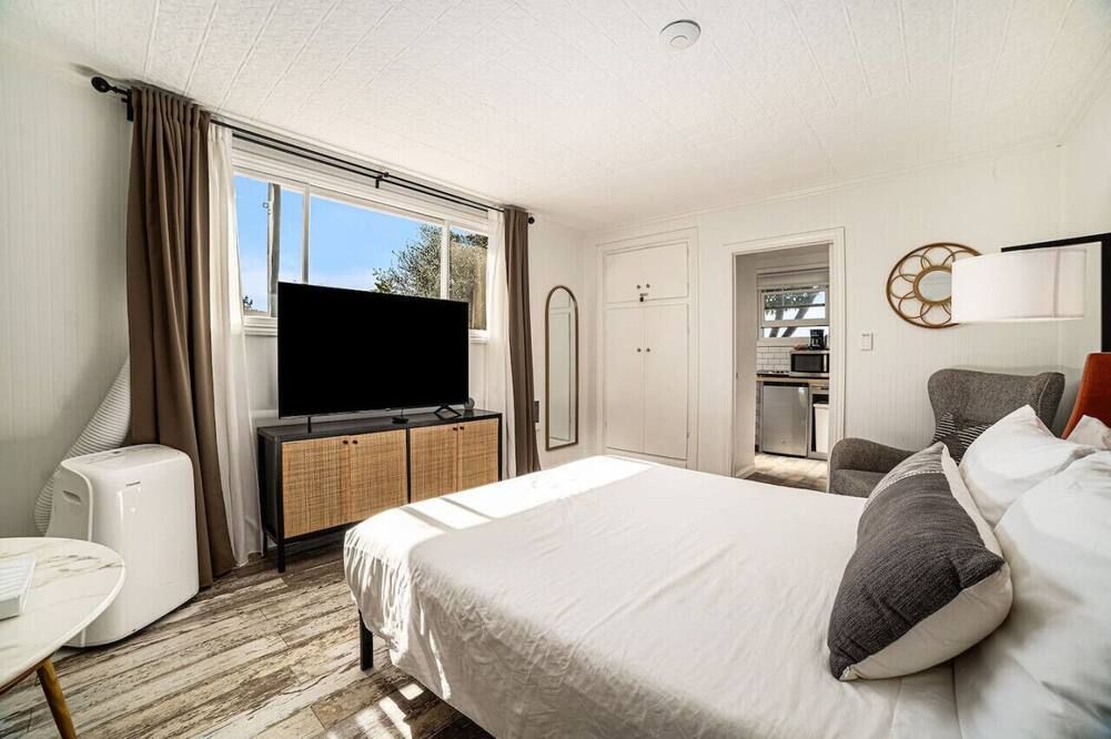Cozy Studio with Outdoor Oasis