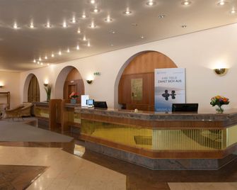 Wyndham Garden Donaueschingen - Donaueschingen - Front desk
