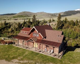 Scenic Mountain Cabin With Creekside Dec - McAllister - Building