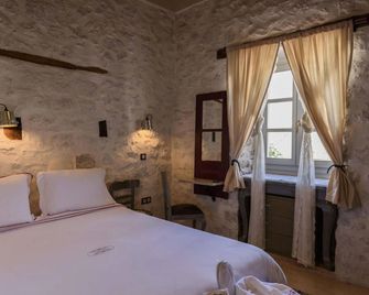 Mastoris Mansion - Hydra