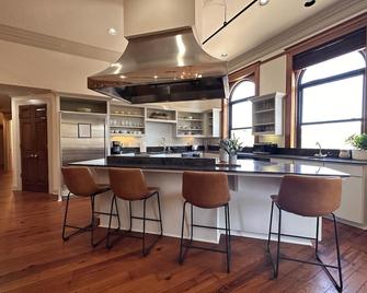 The Jefferson - Downtown Lafayette - Lafayette - Kitchen