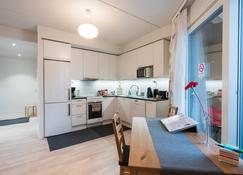 Oulu Hotelli Apartments - Oulu - Kitchen