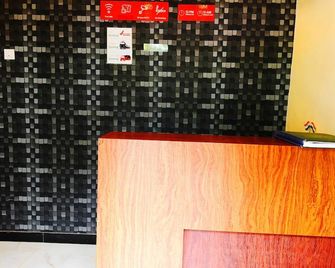 Hotel Safar Residency - Mumbai - Front desk