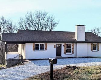 A Home Away From Home - Jefferson City - Building