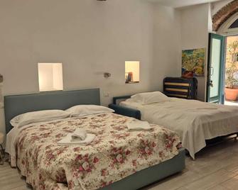 Casa Isabella De Luxe Studio - Monterosso al Mare - Slaapkamer