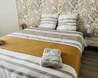 Au Logis Briand - Appartement 3 Chambres - Bâtiment historique - Châtellerault - Chambre