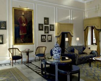 Ananda in the Himalayas - רישיקש - טרקלין