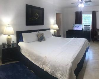 Waterfront, 4 bedroom 2 bathroom luxury Lake Conroe waterfront with boatslip - Willis - Habitación