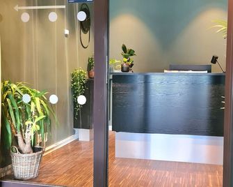 City Living Sentrum Hotell - Trondheim - Front desk