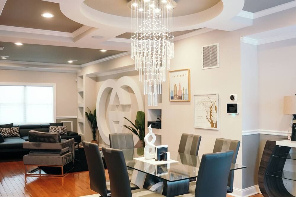 Charm City Luxury 4 Bedroom Brick Home - بالتيمور - غرفة طعام