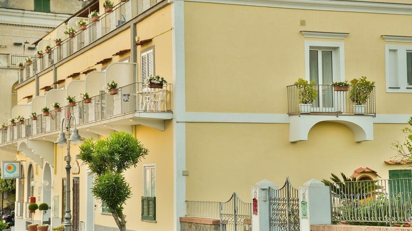 Hotel Noris