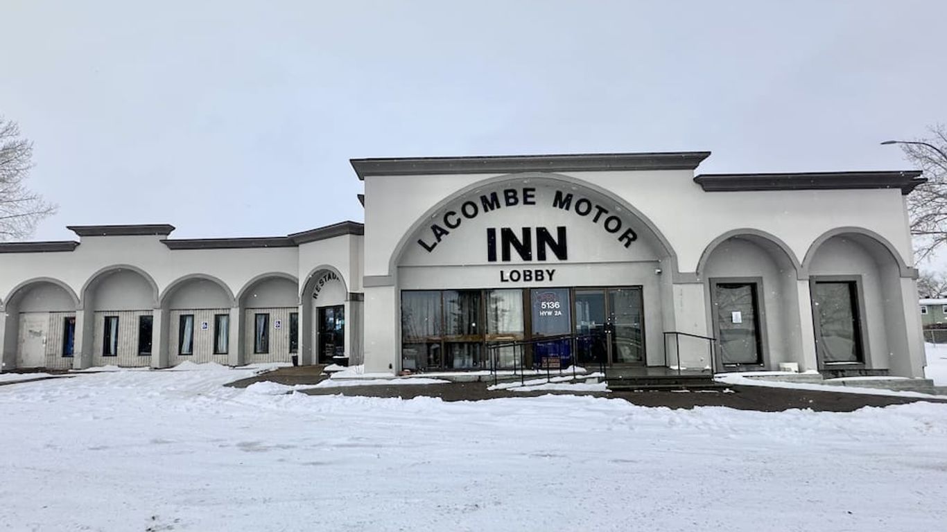 Lacombe Motor Inn