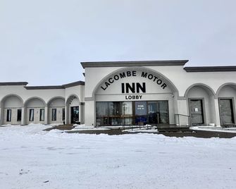 Lacombe Motor Inn - רד דיר - בניין