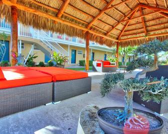 Oceans Beach Resort & Suites - Pompano Beach - Rakennus