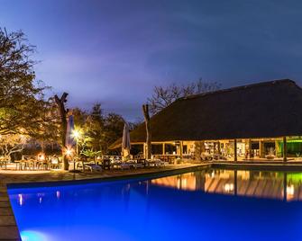 Timbavati Safari Lodge - Mbabat - Piscina
