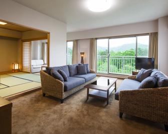 Fuji View Hotel - Fujikawaguchiko - Living room