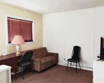Melsask Motel - Melville - Living room