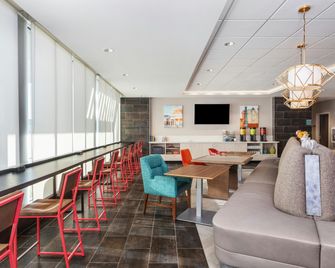 Home2 Suites by Hilton Cedar Rapids Westdale - Cedar Rapids - Lounge
