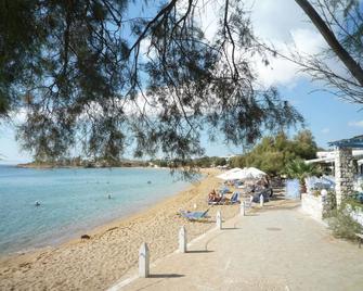 Hotel Fisilanis - Parikia - Beach