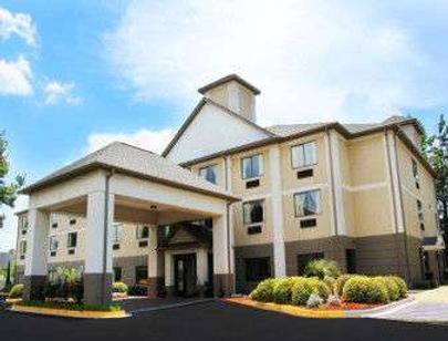Baymont Inn & Suites Columbia Fort Jackson - Columbia - Building