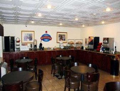 Baymont Inn & Suites Columbia Fort Jackson - Columbia - Buffet