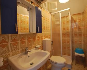 Capperino Mono - Lipari - Bathroom