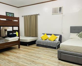 Kayhlan's Leisure Farm - Nagcarlan - Bedroom