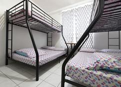 University Apartment - Campus Accommodation - Toronto - Bedroom