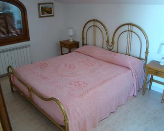 Appartamenti Villa Chiara - Imperia - Schlafzimmer