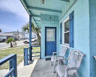 Bright Myrtle Beach Bungalow Steps to Th - North Myrtle Beach - Balcón