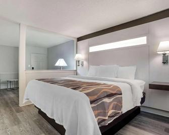 Baymont by Wyndham Montgomery AL - Montgomery - Bedroom