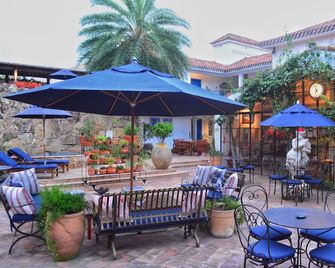 Vila Da Santa Hotel Boutique And Spa - בוזיוס - פטיו