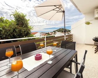 Apartments Sanja - Tribunj - Balcony