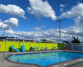 Swell Motel - Buxton - Piscina