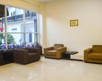 Capital O 1246 Hotel Grand Pacific - Pangandaran - Lobby
