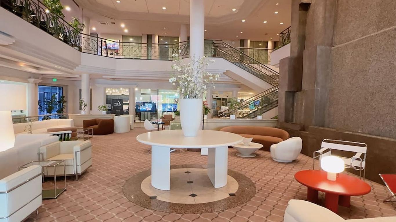 أوكسفورد بالاس هوتل آند جاليريا