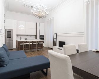 إيتاليان واي - كول دي لانا 3 - ميلان