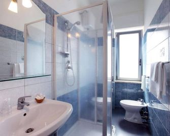 Hotel Corallo - Villapiana Lido - Bathroom