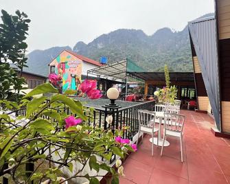 Viet Hai freedom home stay - Cat Ba - Balcón