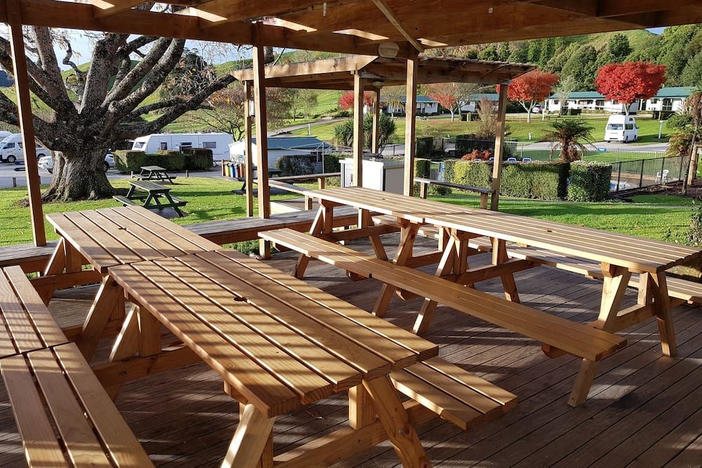 Waitomo Top 10 Holiday Park - Waitomo - Patio