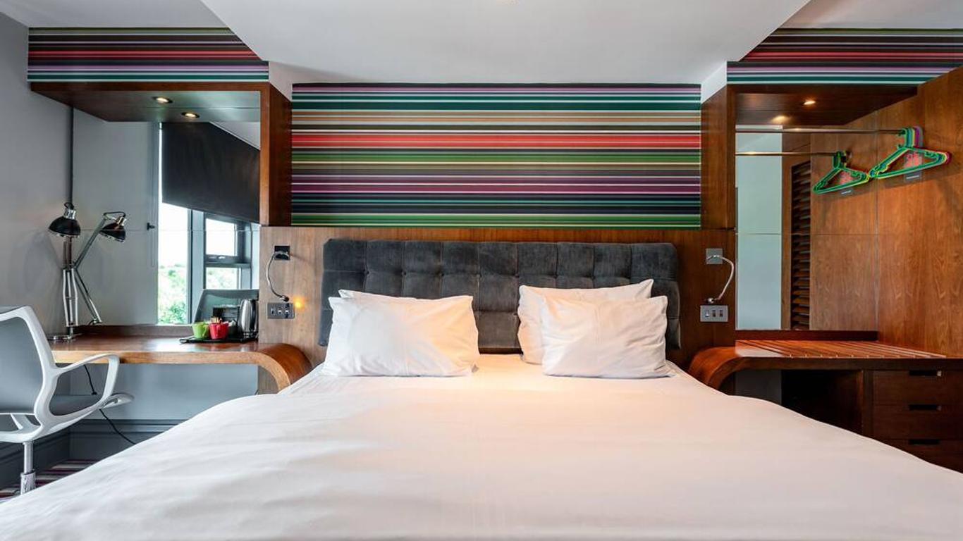 فيلدج مانشستر أشتون