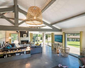 La Belle Etoile - Convivial house with a relaxed holiday atmosphere - Saint-Didier-au-Mont-d’Or - Sala de estar