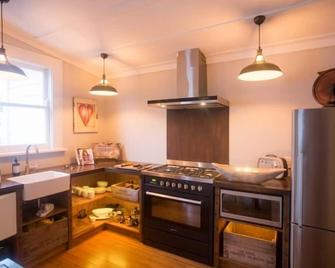 Coghill Cottage - Whitianga - Cocina