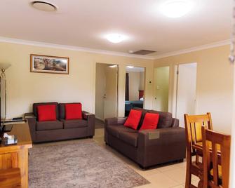 Scone Motor Inn & Apartments - Scone - Sala de estar