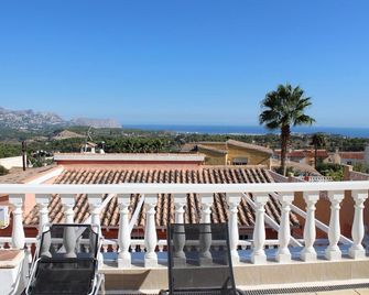 Stunning Home In Tosal - la Nucia - Balcón