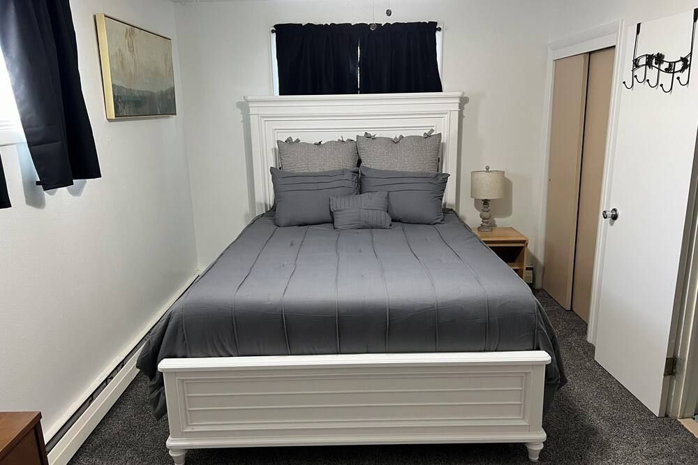 Cozy bungalow with 1 bedroom and WiFi, AC in Sterling, - Sterling - Habitación