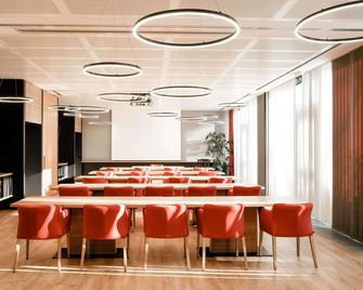 Webers Hotel im Ruhrturm Essen by Accor - Essen - Building