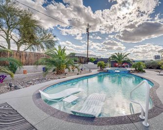 Pool, Spa & Mtn Views: Lake Havasu City Home - Lake Havasu City - Pool