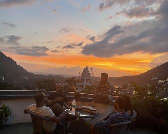 Bunk Stay Rishikesh - Rishikesh - Balcony
